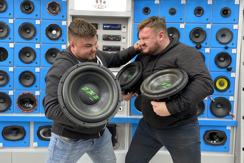 Два сабвуфера или один большой — что выбрать?